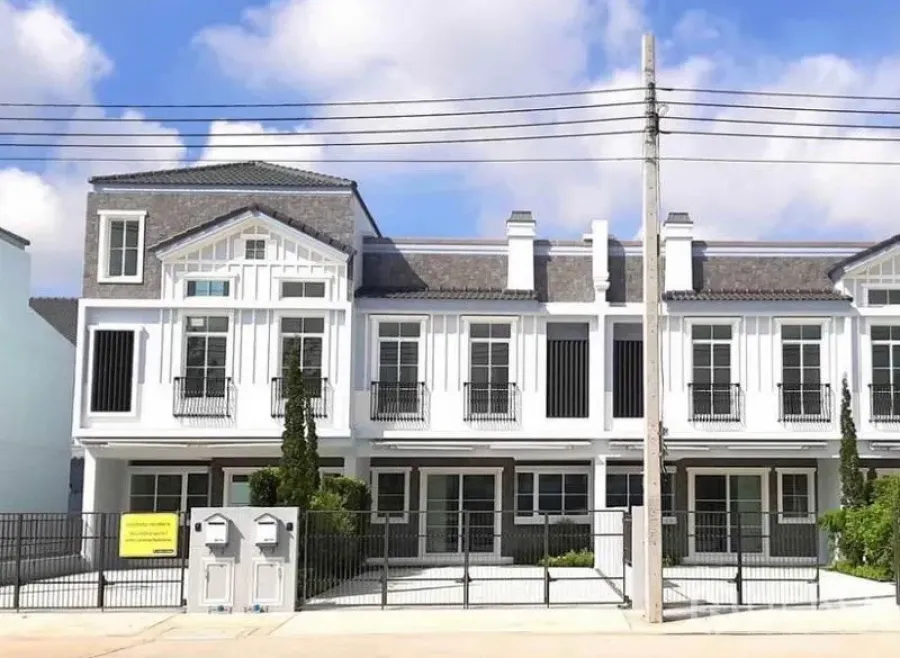 Featured image for For rent 3 Bedroom Townhouse in Dok Mai, Prawet, Bangkok