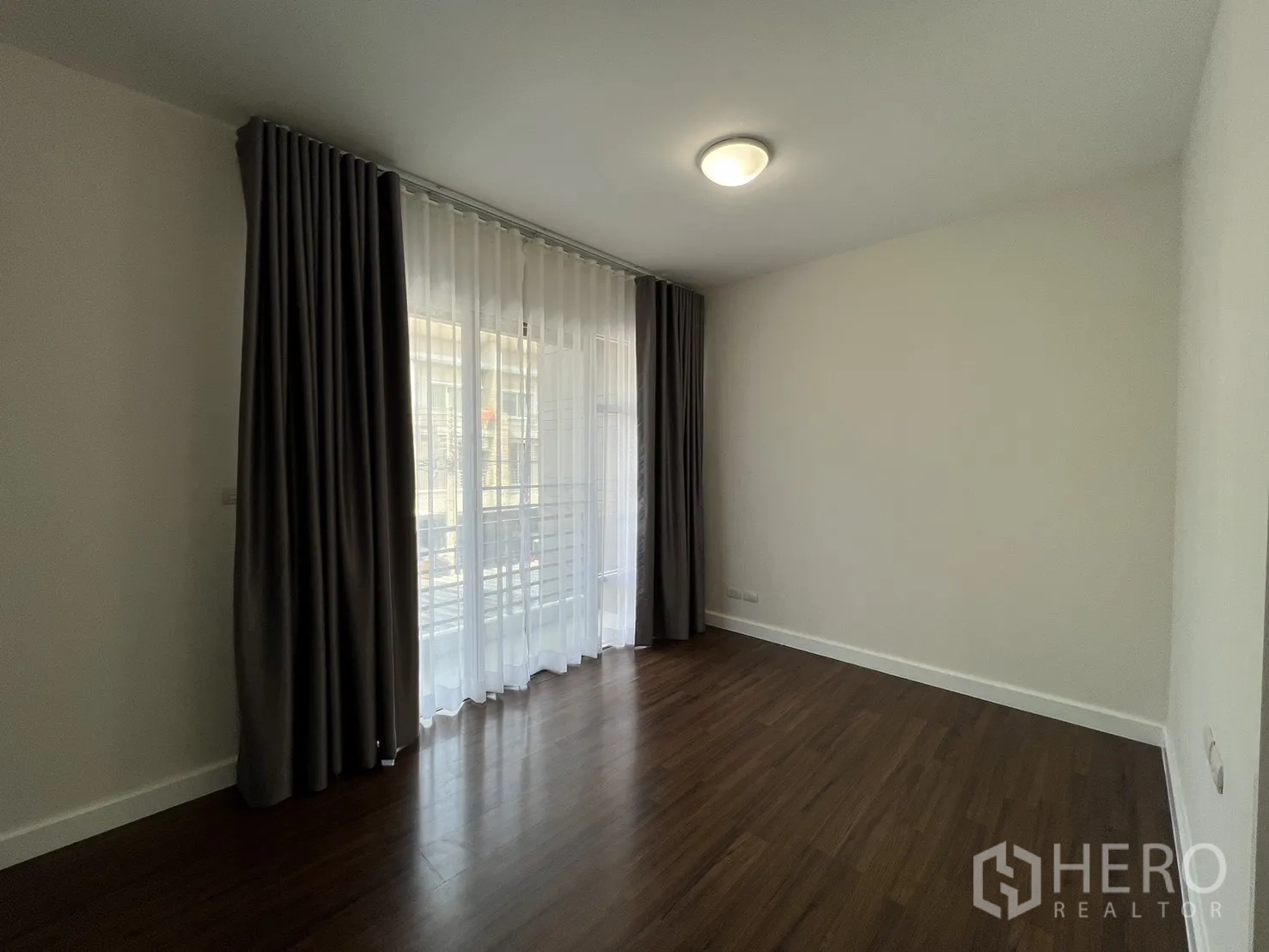 Property Image #19 for property HRE00453