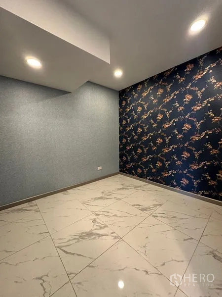 Retail Space for rent in Bang Na, Bangkok - Private room with patterned wallpaper and tiled floor, ideal for treatment, meeting or storage.