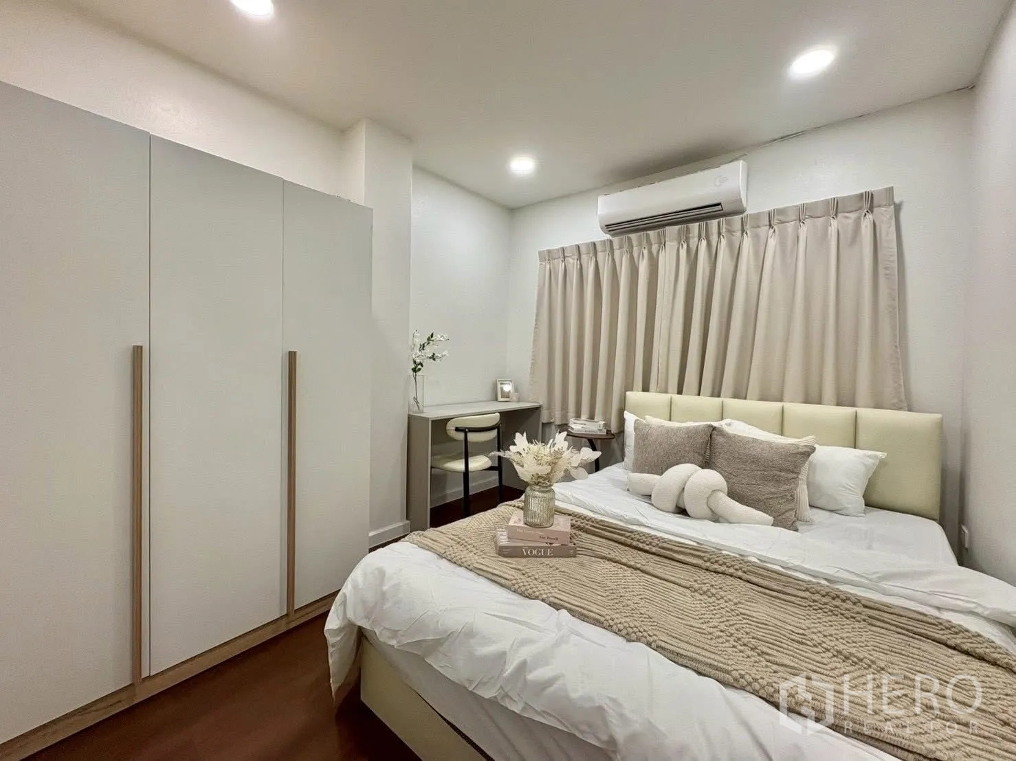 Property Image #21 for property HRE00903