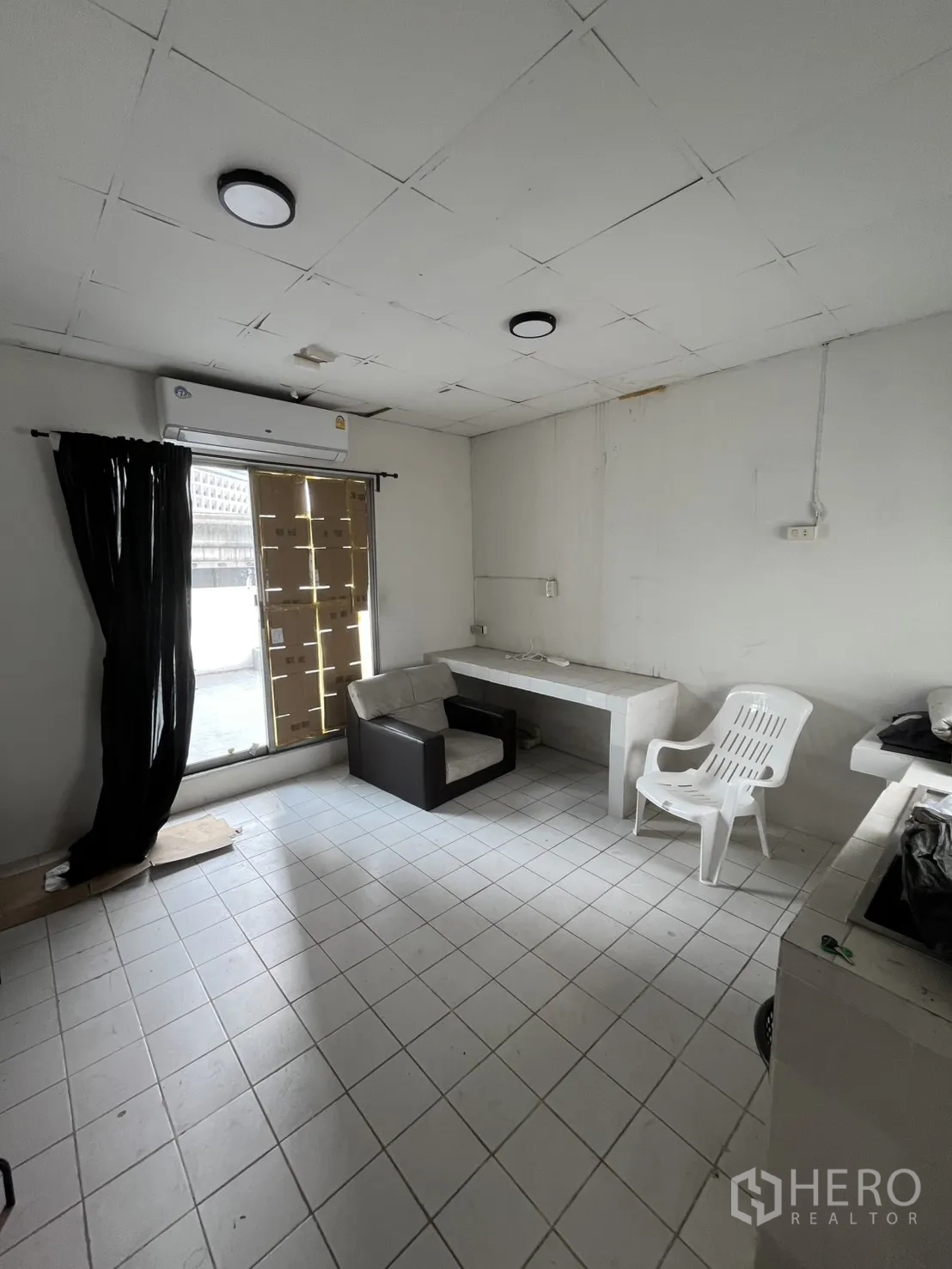 Property Image #4 for property HRE00029