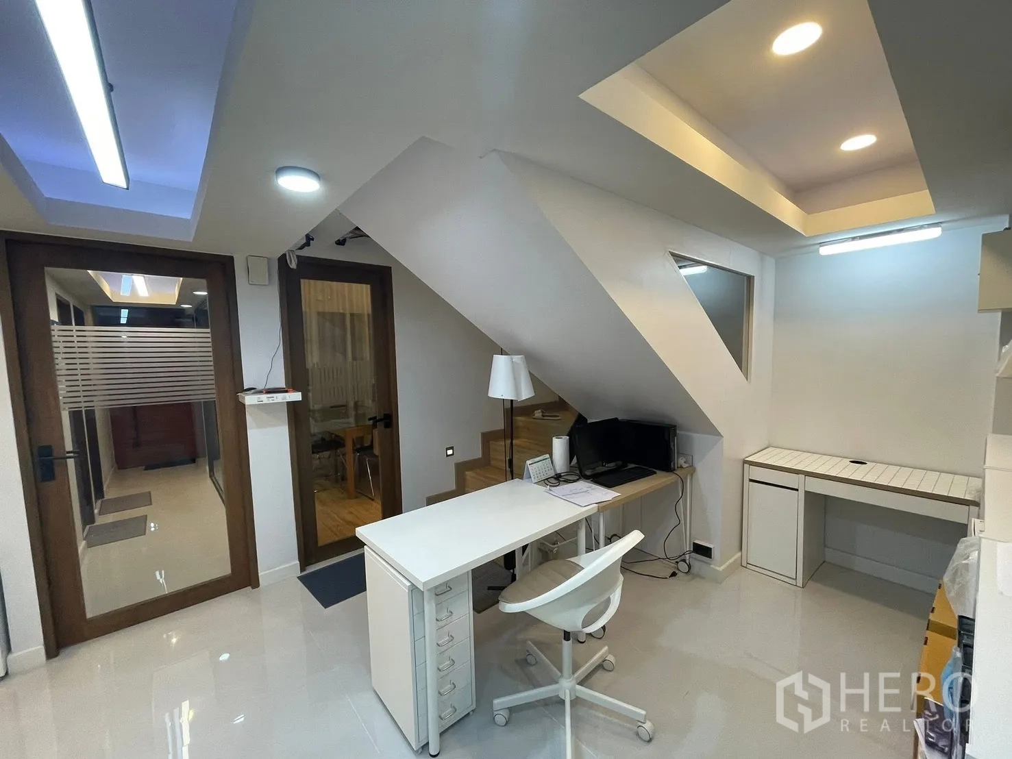 Property Image #18 for property HRE00373