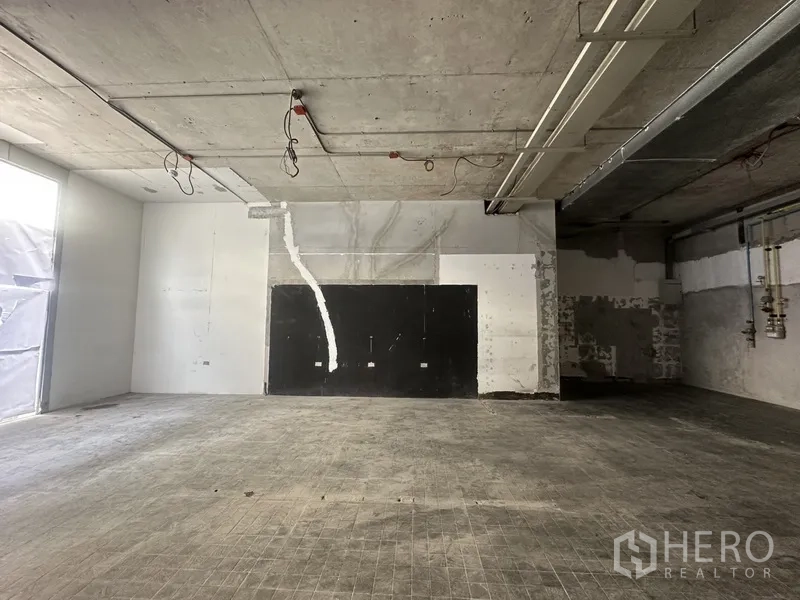 Property Image #6 for property HRE00332
