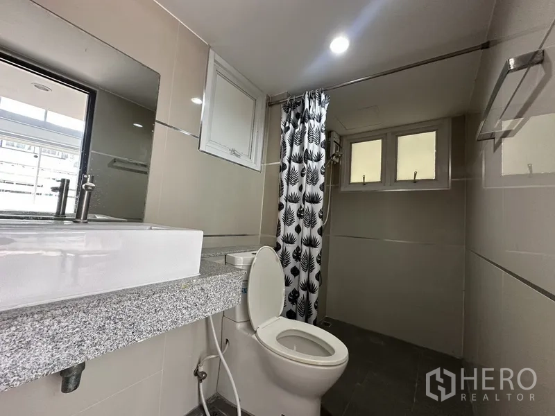 Property Image #17 for property HRE00319