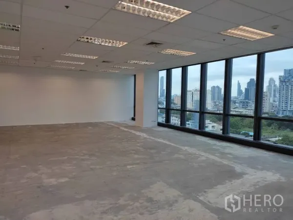 Office Space for rent - Spacious corner office shell with panoramic city views, suspended ceiling and natural light, ready for fit‑out.