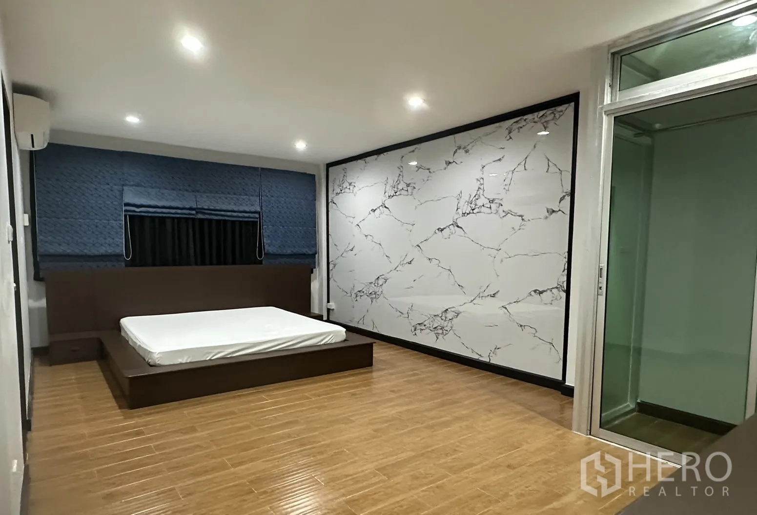Property Image #17 for property HRE00375