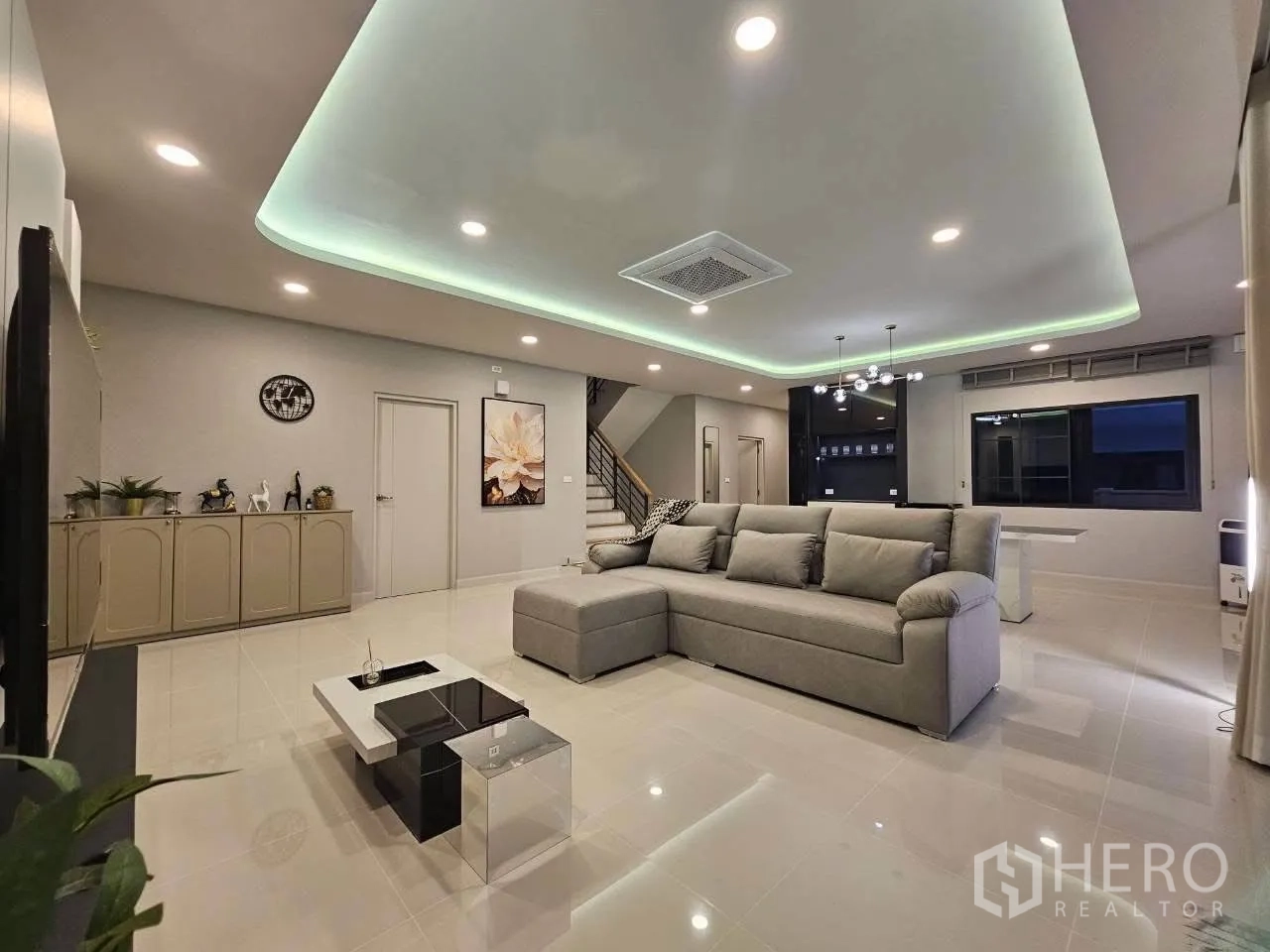 Property Image #23 for property HRE01241
