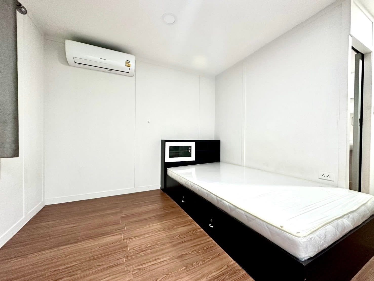 Property Image #16 for property HRE00056