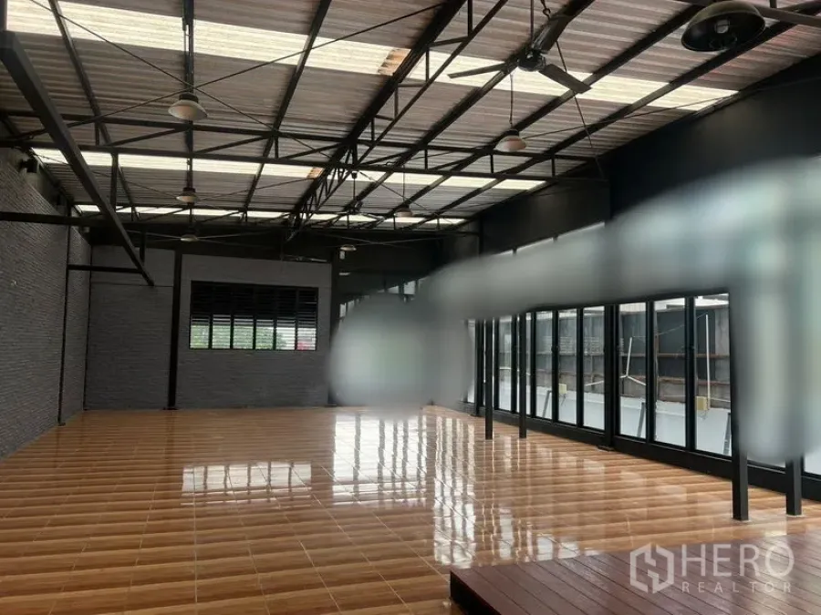 Featured image for For rent Retail Space 200 sqm in Khlong Tan Nuea, Watthana, Bangkok BTS Phrom Phong