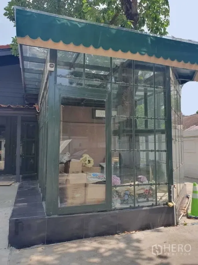 Featured image for For rent Retail Space 25 sqm in Khlong Tan Nuea, Watthana, Bangkok BTS Ekkamai