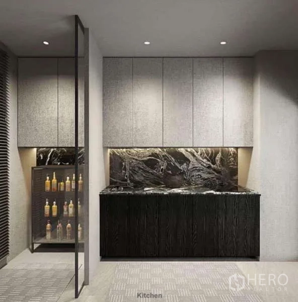 Townhouse for rent in Suan Luang, Bangkok - Compact modern kitchen with marble backsplash, under-cabinet lighting, and ample storage.