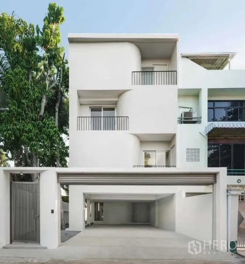 Featured image for For rent or sale Home Office 500 sqm in Chan Kasem, Chatuchak, Bangkok BTS Ratchayothin