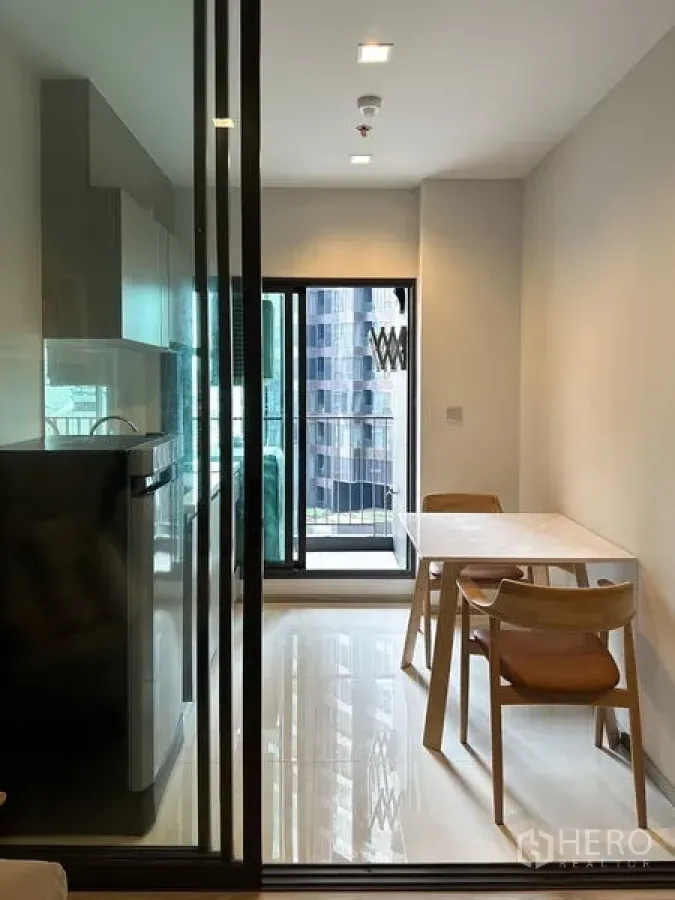 Featured image for For sale 1 Bedroom Condominium in Life Asoke in Makkasan, Ratchathewi, Bangkok