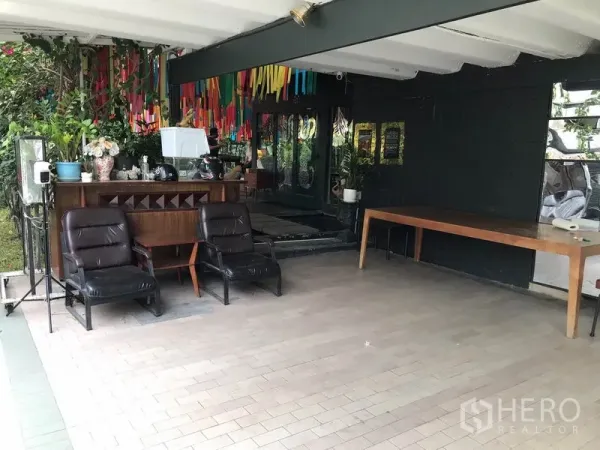 Retail Space for rent in Watthana, Bangkok - Covered entrance lounge with a reception counter and tiled floor.