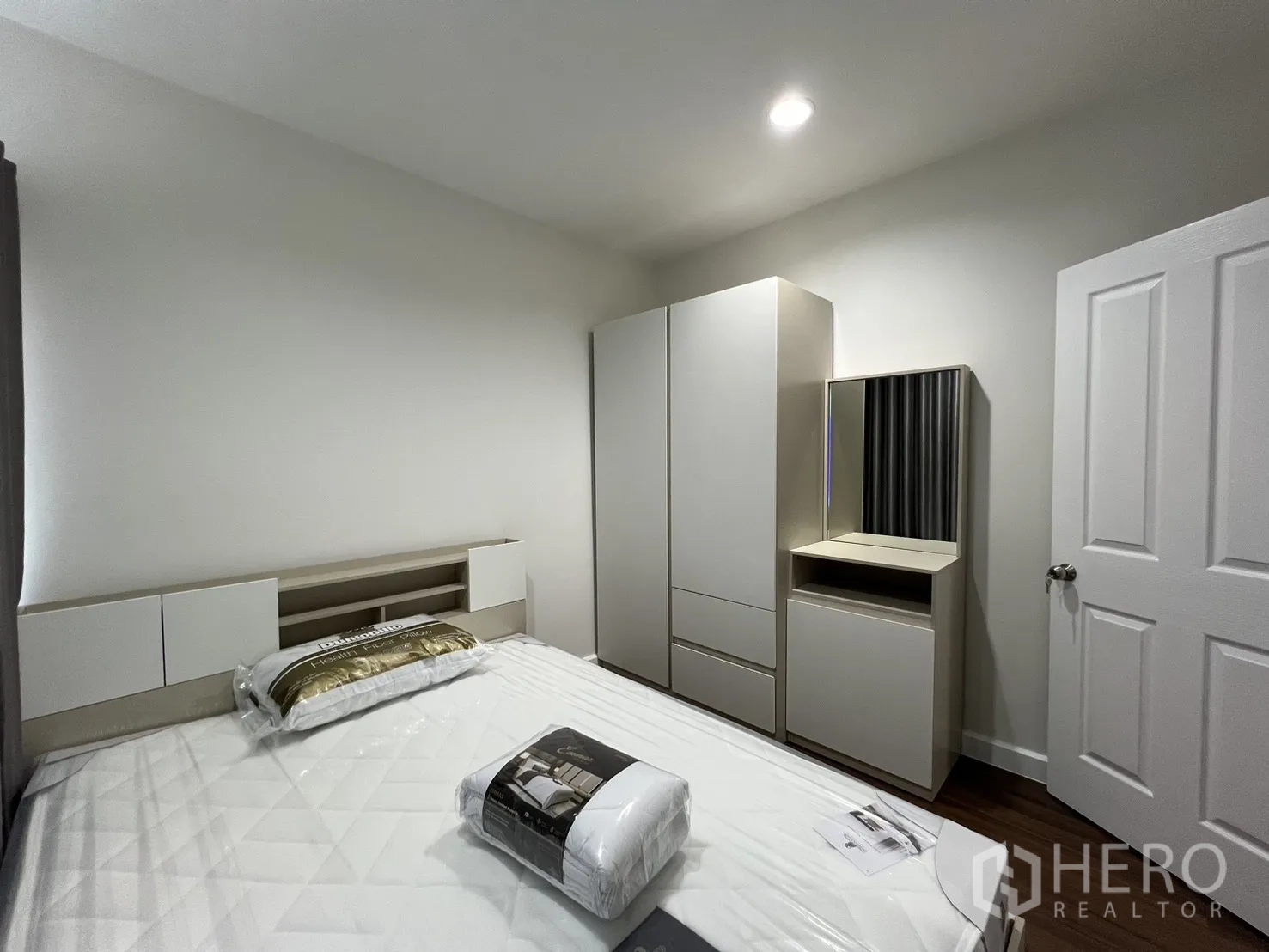 Property Image #7 for property HRE00453
