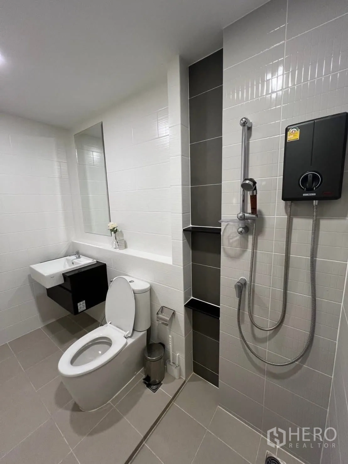 Property Image #17 for property HRE00404