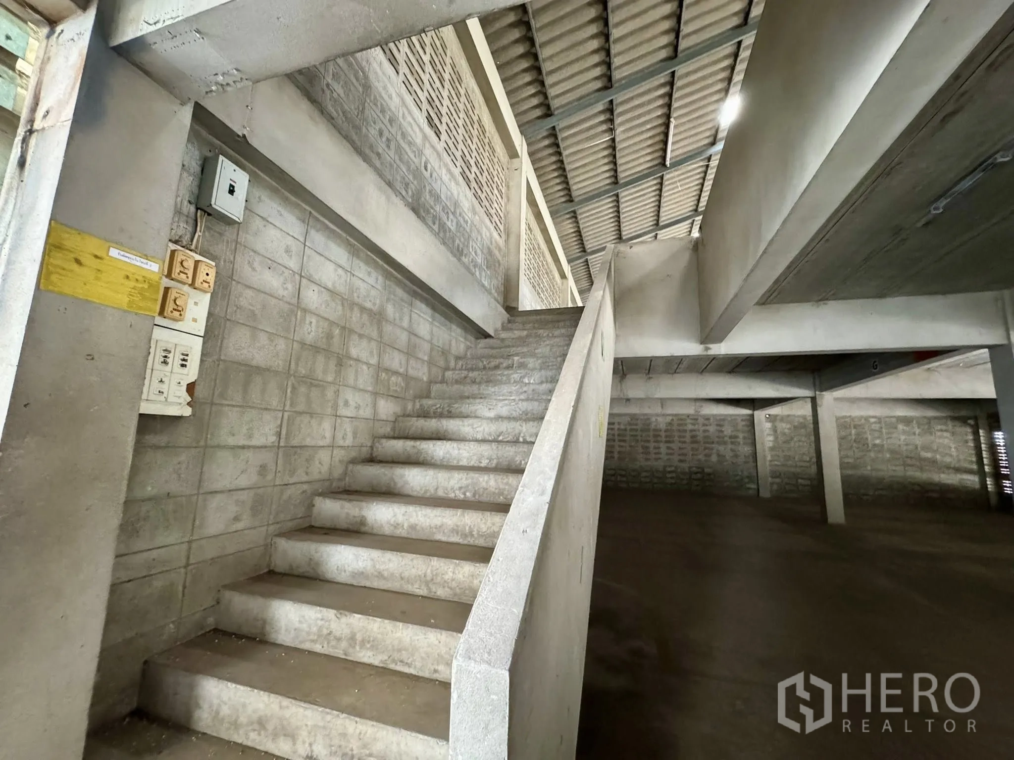 Property Image #27 for property HRE00234
