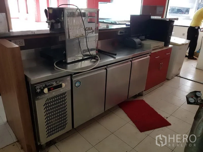 Retail Space for rent in Watthana, Bangkok - Beverage bar with stainless undercounter fridge and coffee machine.