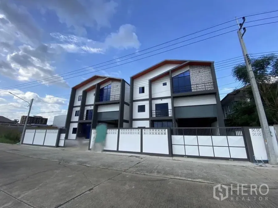 Featured image for For rent or sale Warehouse 400 sqm in Khlong Luang, Pathum Thani