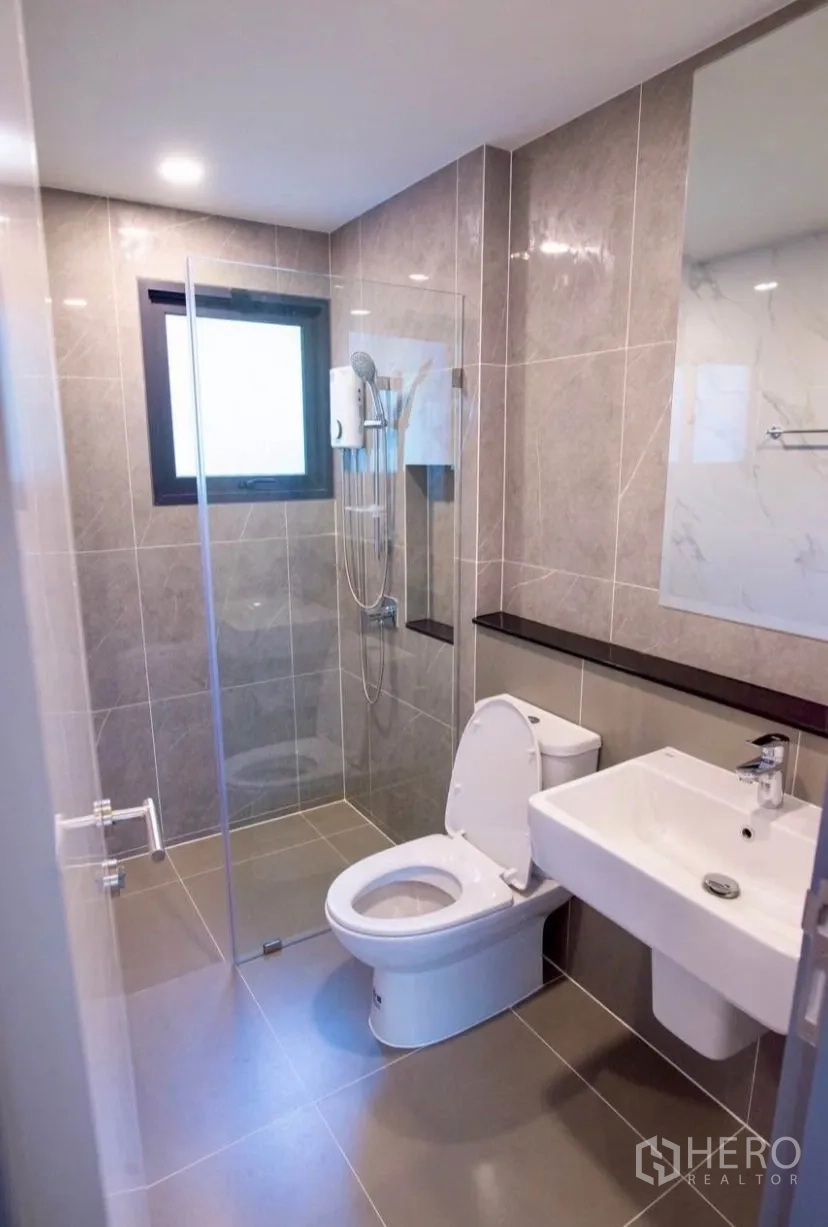 Detached House for rent in Bang Phli, Samut Prakan - Maid’s or storage room with adjoining bathroom.