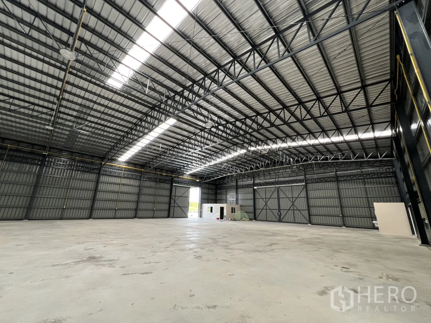 Property Image #6 for property HRE00075