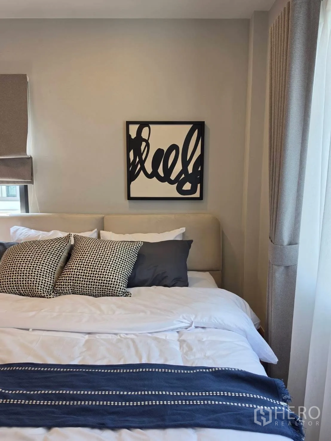 Detached House for rent in Bang Phli, Samut Prakan - Bright bedroom with bed, pillows, window curtains, and blue throw.
