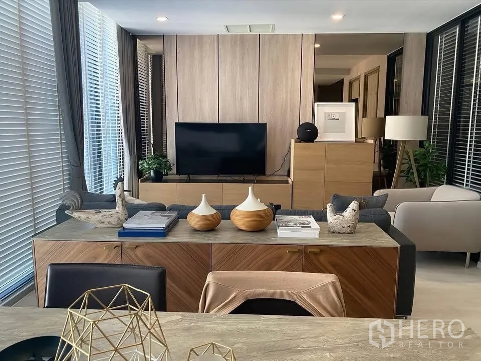 Featured image for For Rent 2 Bedroom Condominium in Noble Ploenchit in Lumphini, Pathum Wan, Bangkok BTS Phloen Chit